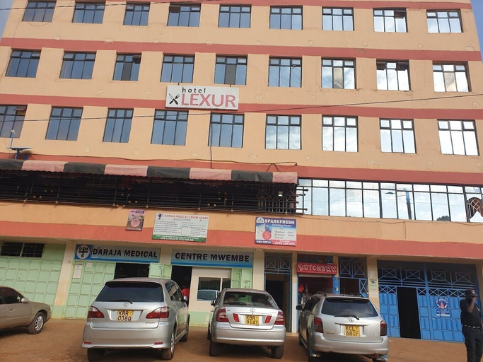 Front of property, Hotel Lexur, Nyaribari Chache
