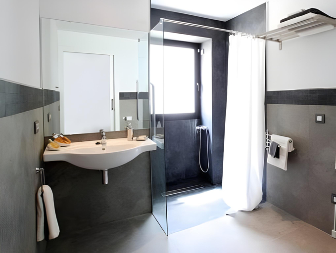 Bathroom 3, Mater Ariany, Baleares