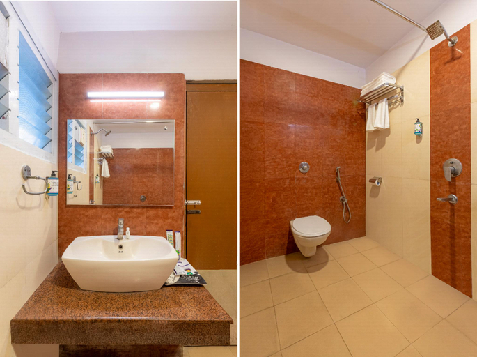 Bathroom 4, Treebo AR Grand, Gajuwaka, Visakhapatnam