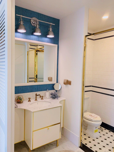 Bathroom 5, Grand Florida Beach Front Pattaya, Sattahip