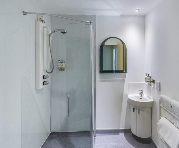 Bathroom 3, Pinehurst Lodge Hotel -Dyce, Aberdeen, Aberdeen