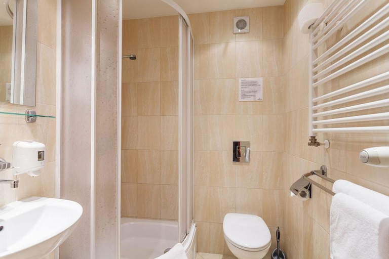 Bathroom 4, Hotel Czarna Róża, Toruń City