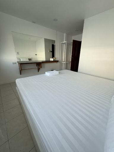 4, Todd Inn, Pattaya
