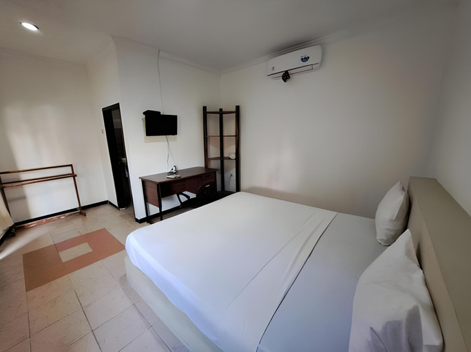 Bedroom 4, Surfers Beachfront Lombok, Lombok