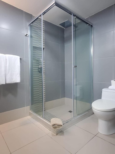 Bathroom 4, ZAMFAR Vacaciones, Manta