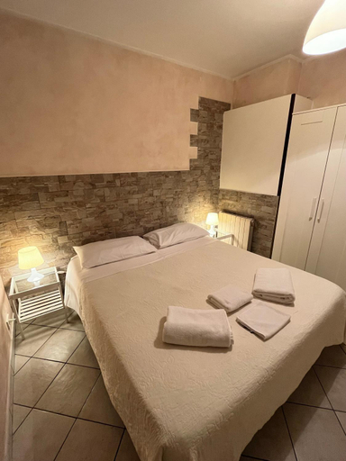 Others 2, beds ar colle 2, Rome