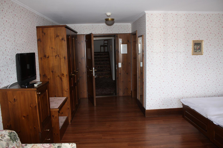 Bedroom 3, Hotel Rheinfels, Stein