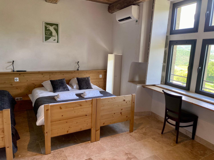 Bedroom 3, Chateau du Poet-Celard, Drôme