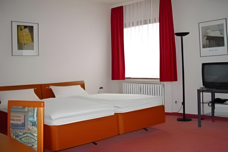 Bedroom, Hotel Germania, Köln