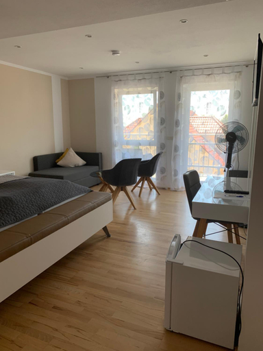 Bedroom 2, HGH - Hotel Garni Helbig, Neustadt an der Weinstraße