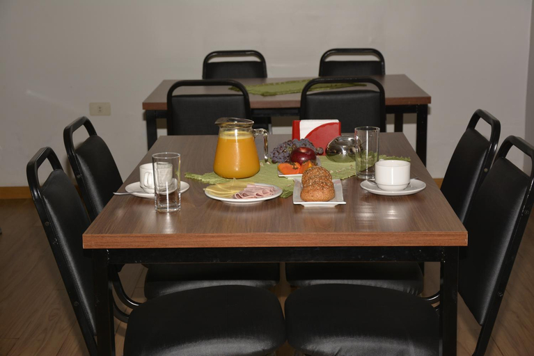 Food & Drinks 2, Hotel Salzburgo, Presidente Franco