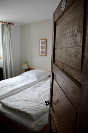 Bedroom 2, Schildwirtschaft Zum Rothen Ochsen, Biberach