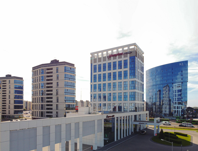 Exterior & Views