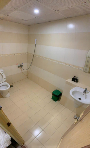 Bathroom 3, Lucky Hotel, Trà Vinh