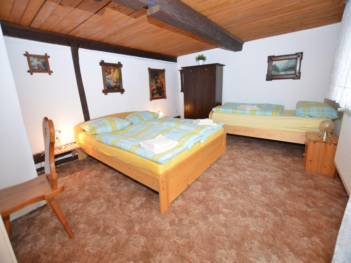 Bedroom 2, Chalet in Ore Mountains near Ski Slopes, Sokolov