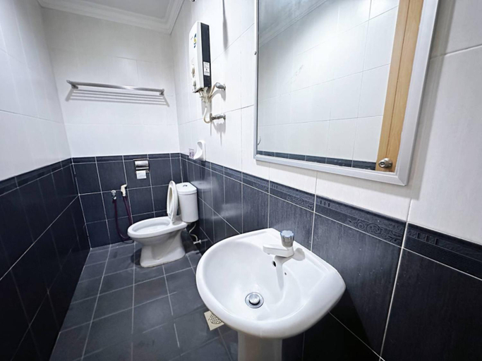 Bathroom 3, Hotel Tasik Utama, Malacca City