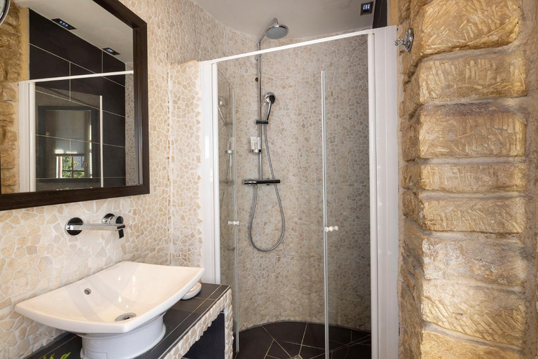 Bathroom 4, Hotel Le Marechal, Haut-Rhin