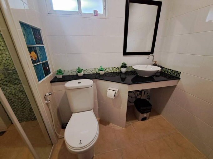 Bathroom 4, Bluepool Villa Pattaya, Sattahip