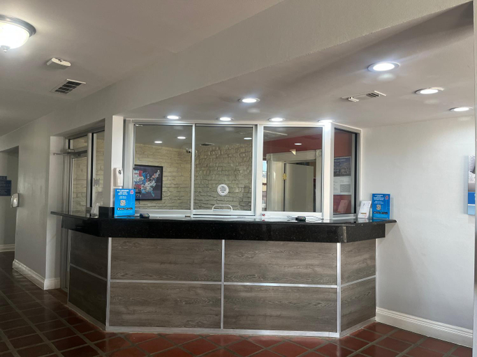Bathroom 4, Studio 6 Suites - Dallas, TX - Downtown, Dallas