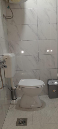 Bathroom 5, Ad House, Prizren