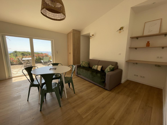 Public Area 2, Les Mini-villas de Santa-giulia, Corse-du-Sud