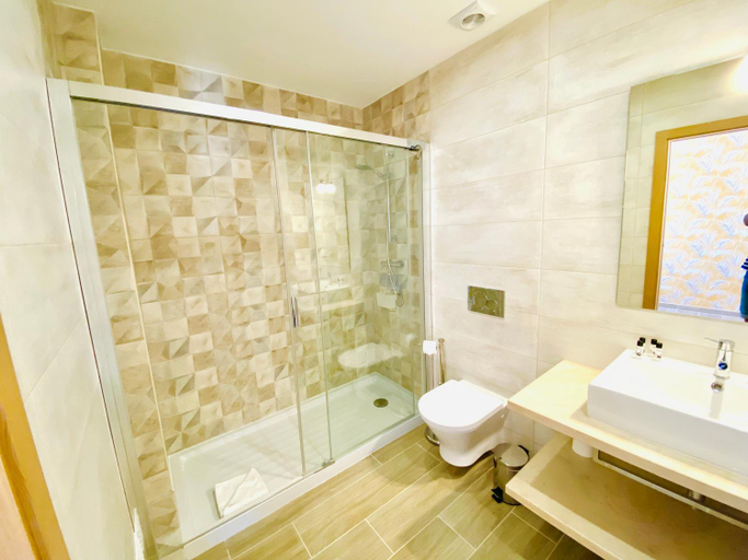 Bathroom 2, Quinta das Andorinhas, Lagoa
