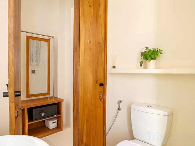 Bathroom 4, Bingin Sebelas, Badung