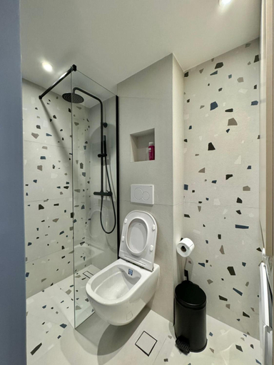 Bathroom 3, Microhome in Philopappos Hill, Attica