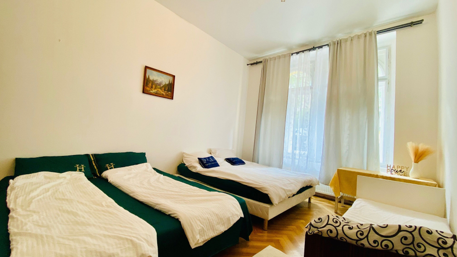 Room 5, Prague Service Apartment - Central Square Location, Praha 5