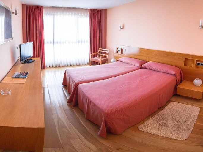 Bedroom 3, Hotel La Estaciv N De Luanco, Asturias