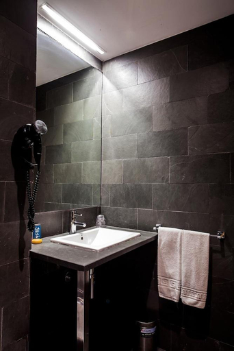 Bathroom 3, Hotel Duero, Valladolid