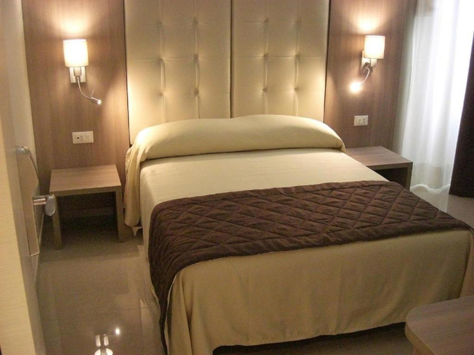 Bedroom 5, Riva Superior, Genova