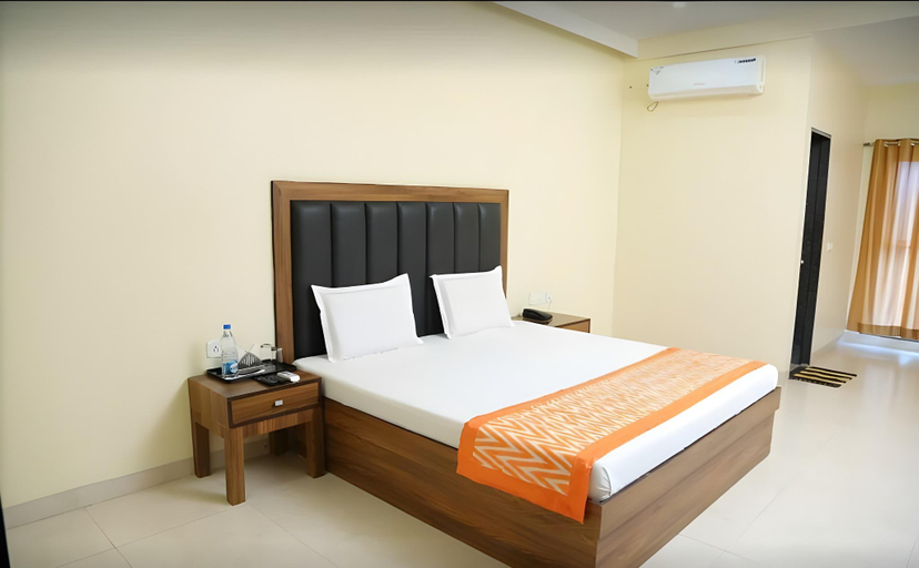 Bedroom, hotel sannidhi emerald , Nalgonda