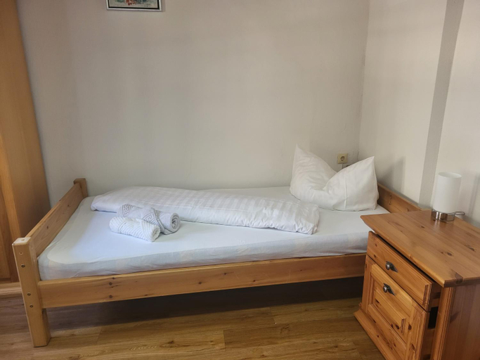 Bedroom 3, Gasthaus Staufenbrucke, Berchtesgadener Land