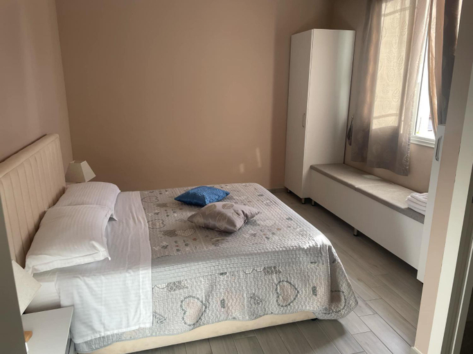 Others 4, Meri Rooms, Vlorës
