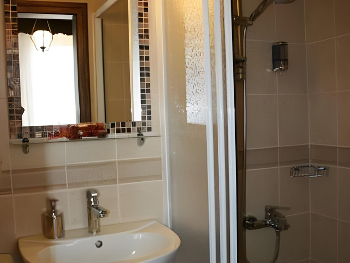 Bathroom 5, Ugurlu Konaklari, Merkez