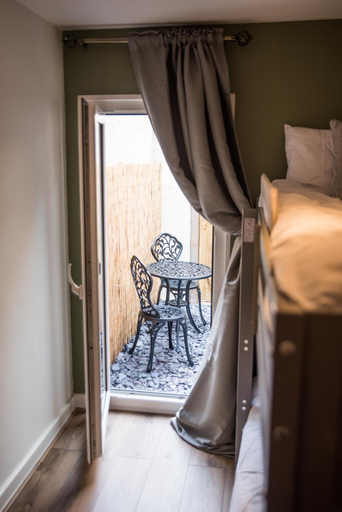Bedroom 2, Blackpool Abode - Vance Road Star House, Blackpool