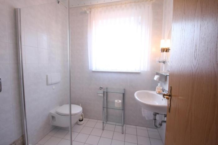 Bathroom 2, Hotel Edel, Aschaffenburg