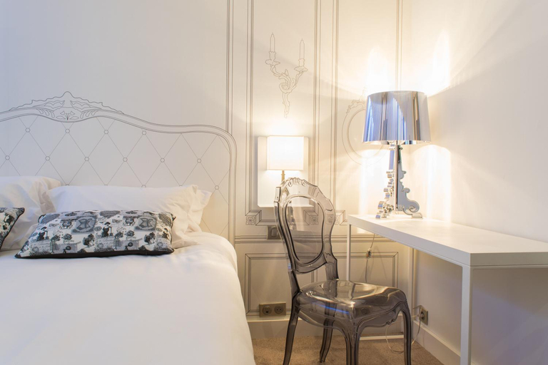 Bedroom 4, Hotel Paris Vaugirard, Paris