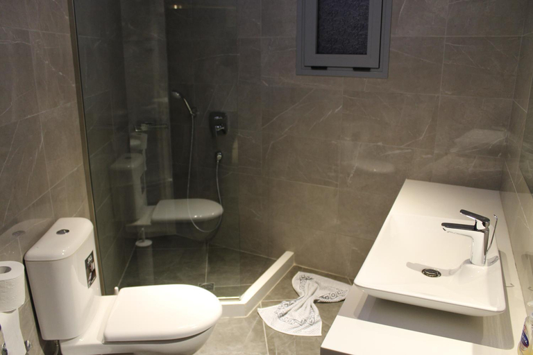 Bathroom, LA CARETTA S1, Ionian Islands