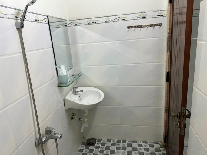 Bathroom, San Vuon Hotel Khanh Hoa, Ninh Hòa
