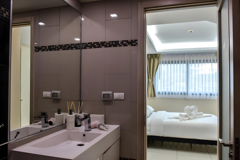 Bathroom 3, Water Park Condominium, Pattaya