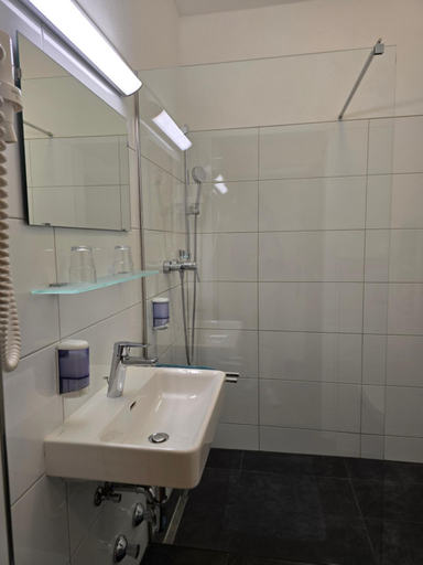 Bathroom 3, Hotel Hafnerwirt, Hallein