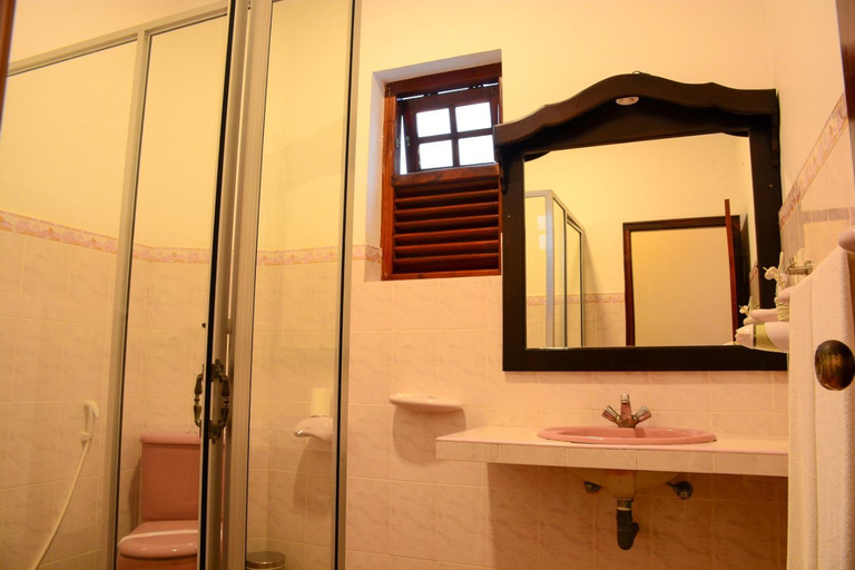Bathroom 4, Hikka Bliss, Hikkaduwa