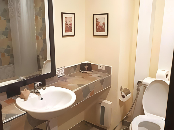 Bathroom 5, Nirvana Boutique Suites, Pattaya