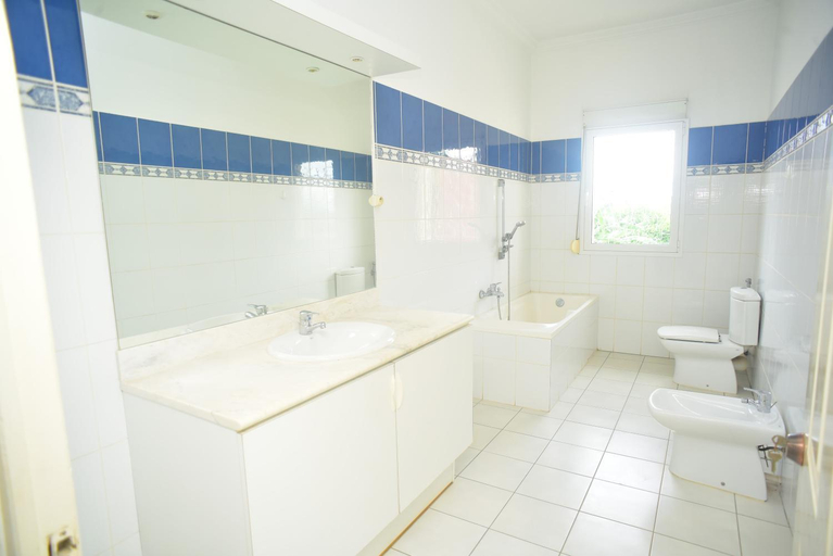 Bathroom, Sara chambre d'hôtes, Analamanga