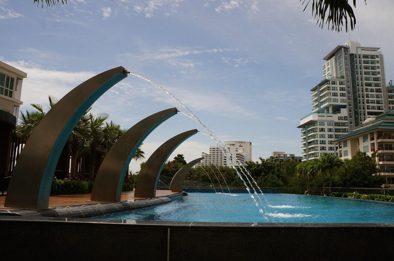 Sport & Beauty 2, SEA VIEW Large 1 Bedroom in The Peak Towers!, Pattaya