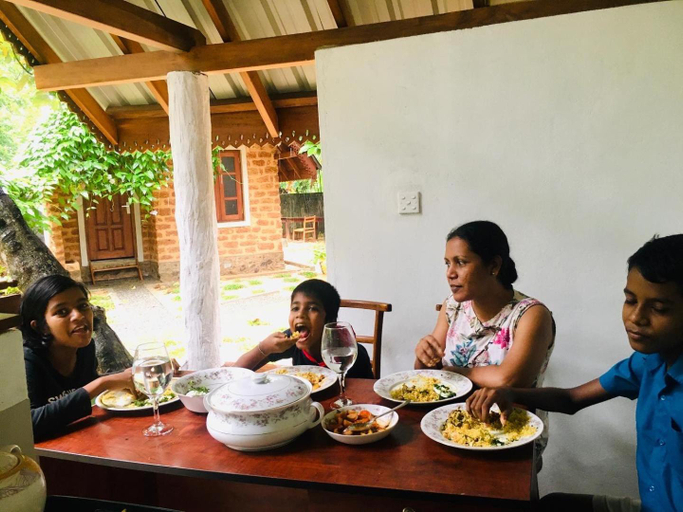 Food & Drinks 4, Sky View Cabin Unawatuna, Habaraduwa
