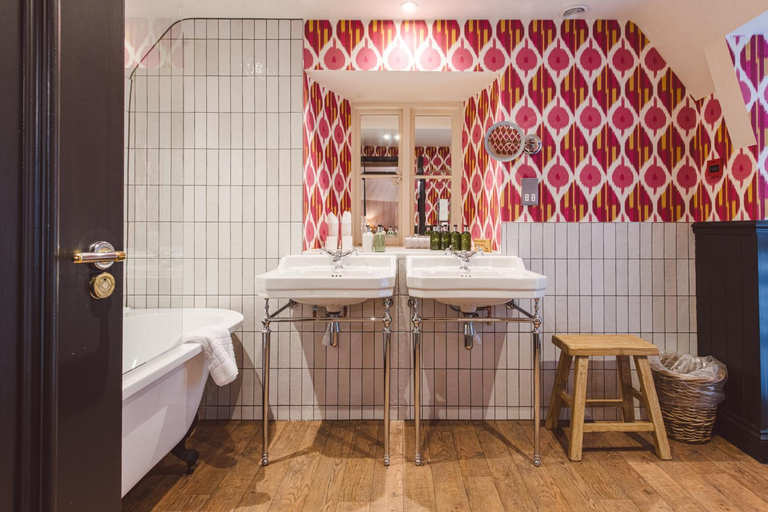 Bathroom 4, The Swan Hotel, Gloucestershire