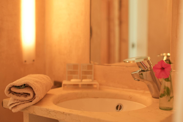 Bathroom 2, BAIA, Verona